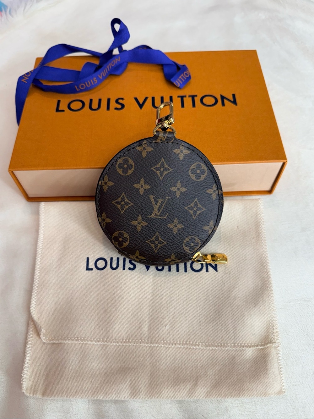 Louis Vuitton Monogram Round Coin Purse Pouch clip on multi charm black interior